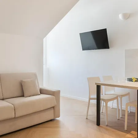 Exclusive Violet - Center - Station Apartment Como